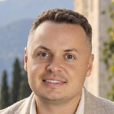 Илья Пивоваров